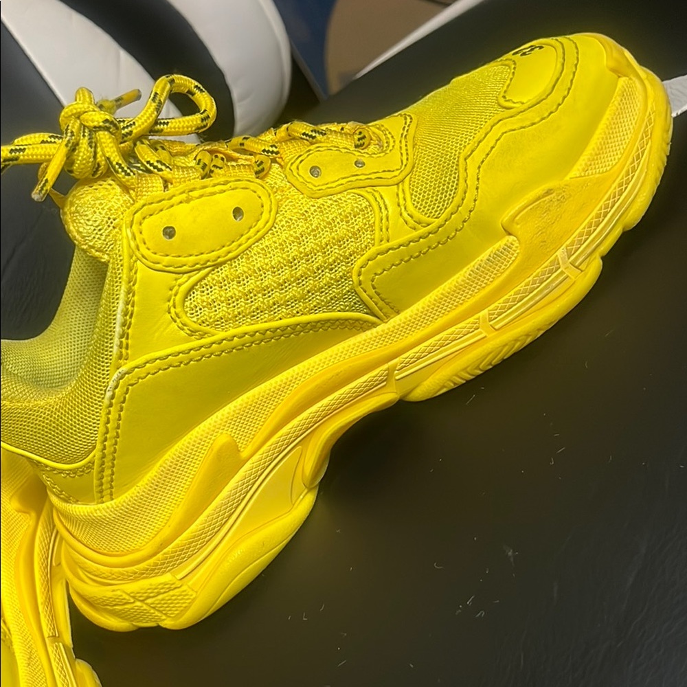Balenciaga Kids Yellow Sneakers Size 32 US 1 - Picture 9 of 17